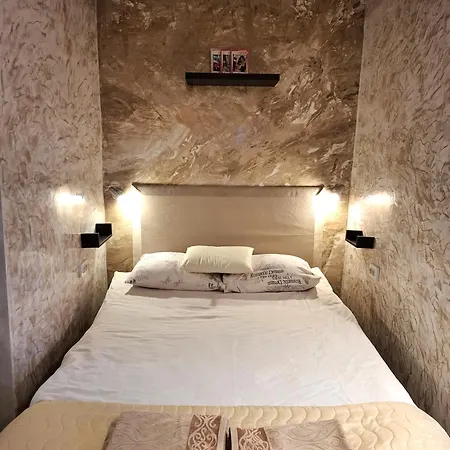 Magi Sunrise Guest house